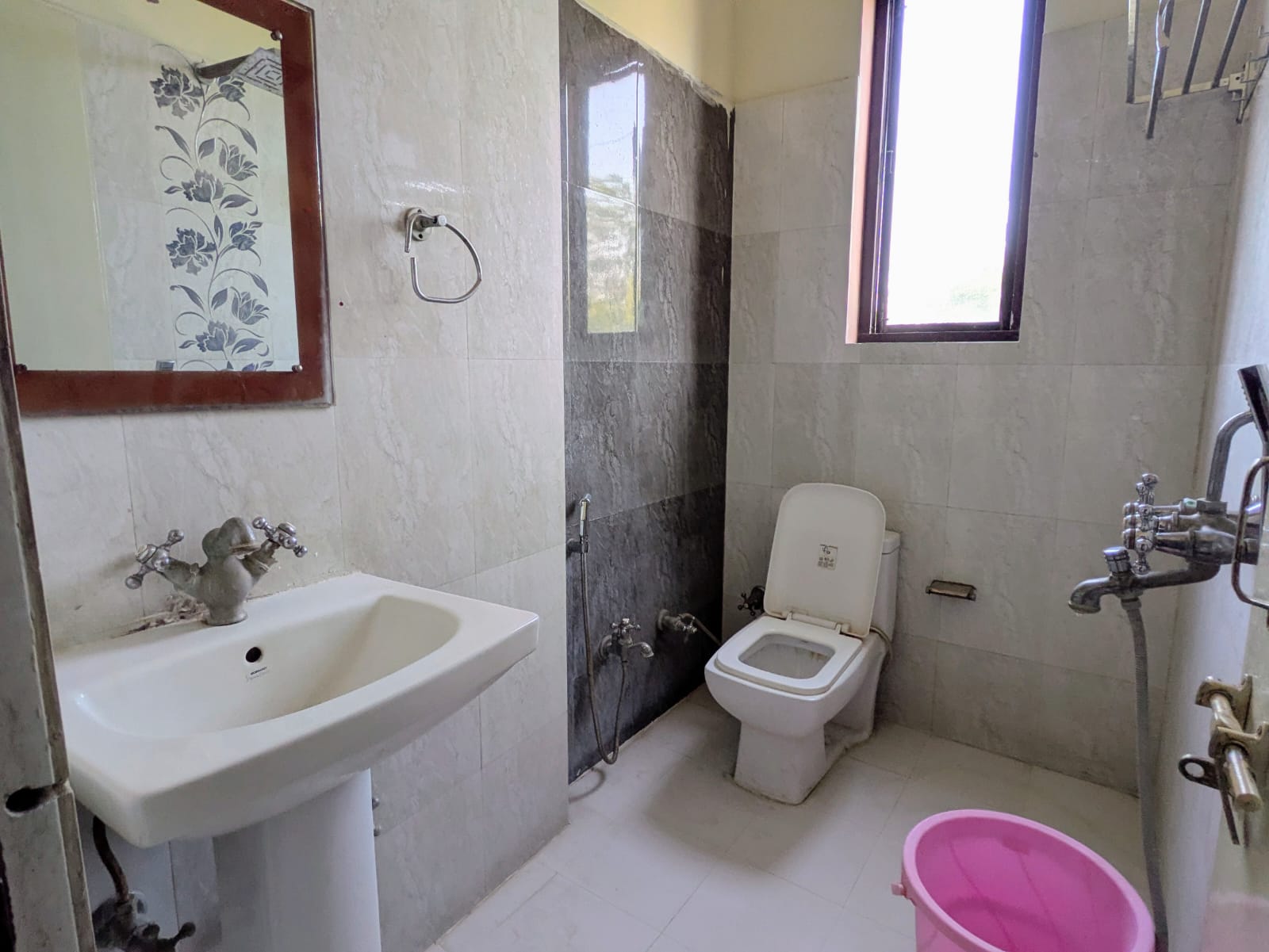 Super Deluxe Room bathroom