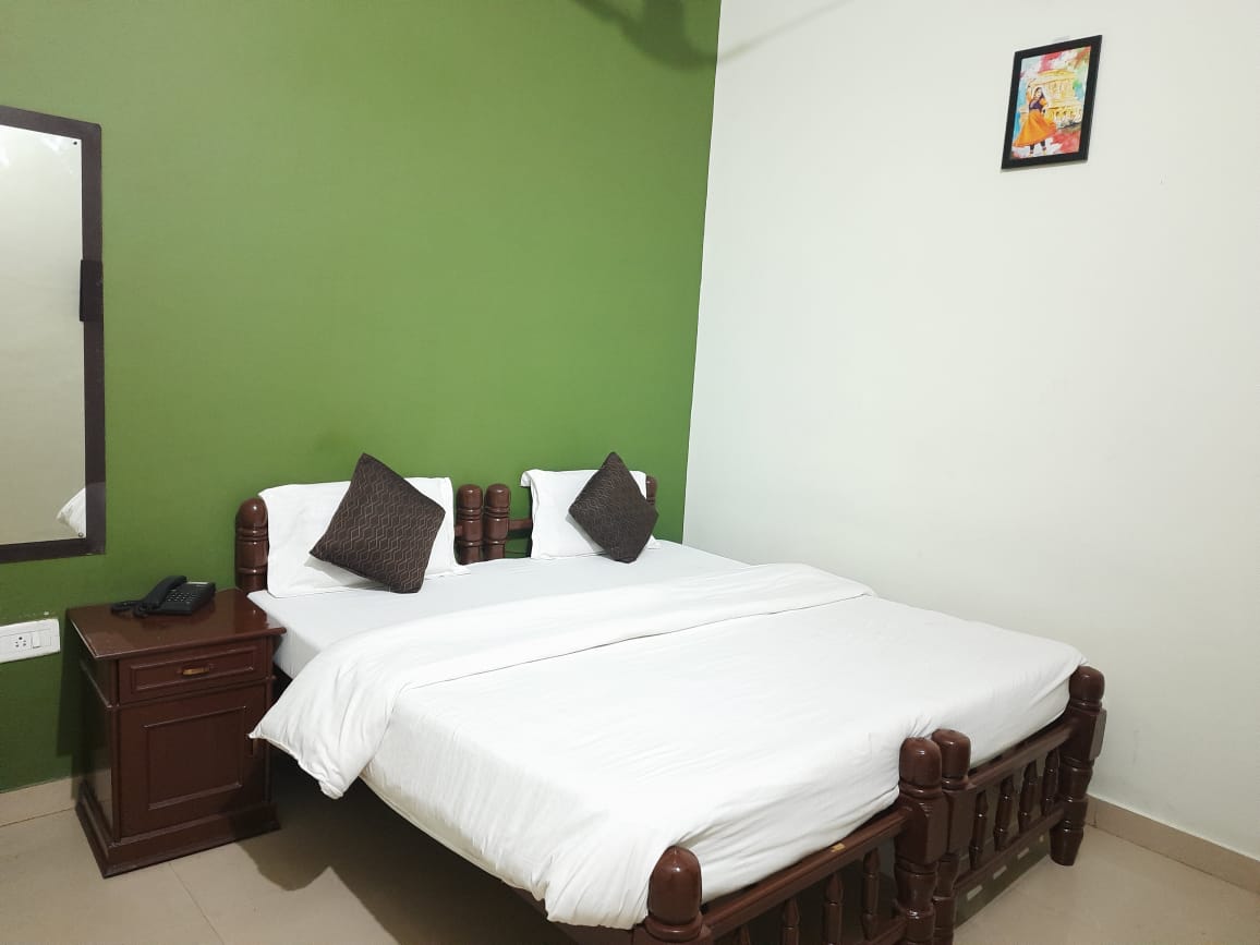 Deluxe Room at Hotel Ranthambhore Palace